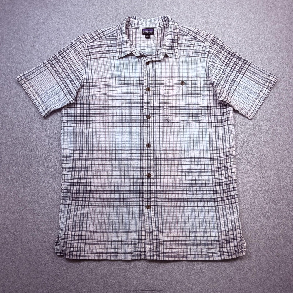 Patagonia Lightweight A/C Shirt Men Large Blue Plaid Short Sleeve Button Organic